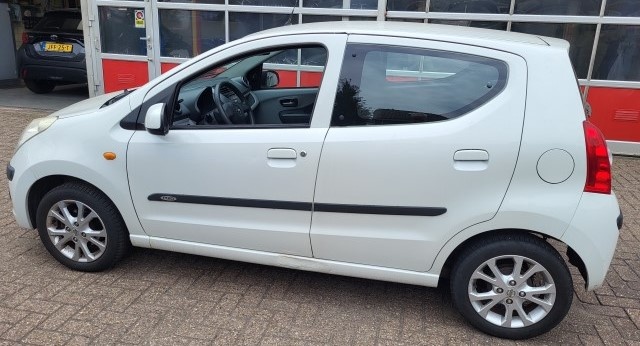 Nissan Pixo